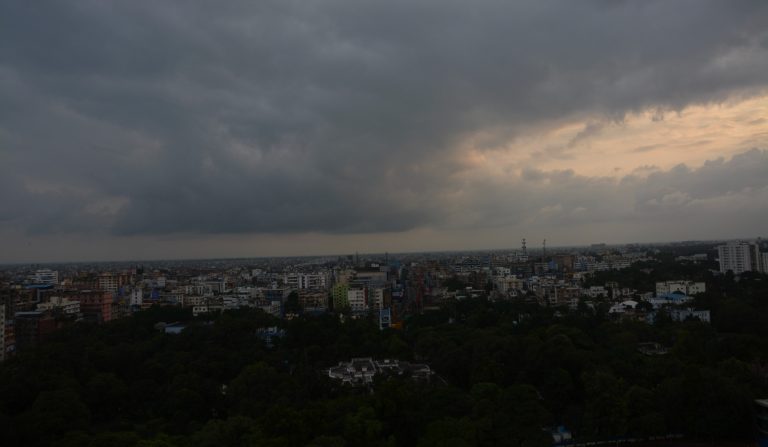 Bihar Weather News Live: पटना में बदला मौसम का मिजाज, उमस ने लोगों को किया परेशान