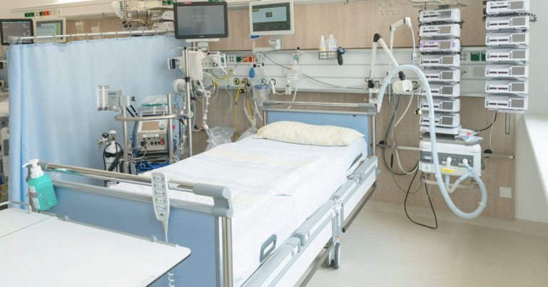 ’50 हजार वेंटिलेटर, 2 लाख से ज्यादा बेड की जरूरत’: Corona से जंग के लिए भारत को करनी होगी और तैयारी, लड़ाई लंबी है