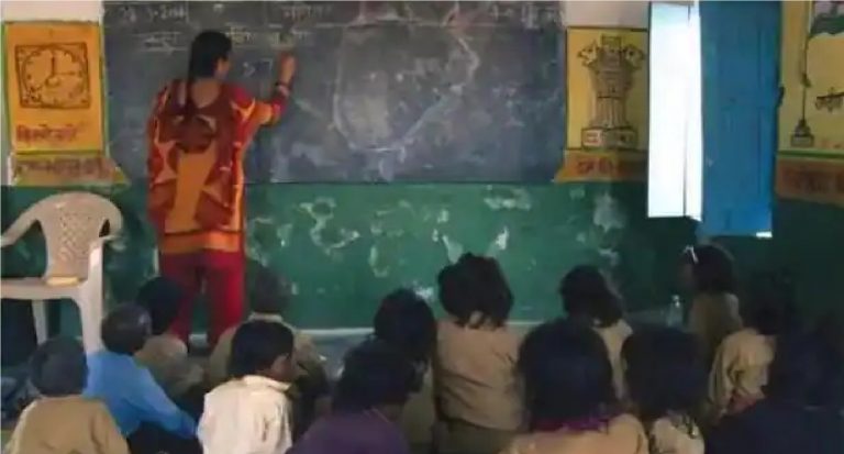 UP News : बेसिक शिक्षा में लगेगा रु. 100 के  फेवीकोल का जोड़, बच्चे भी भरेंगे पानी के रंग