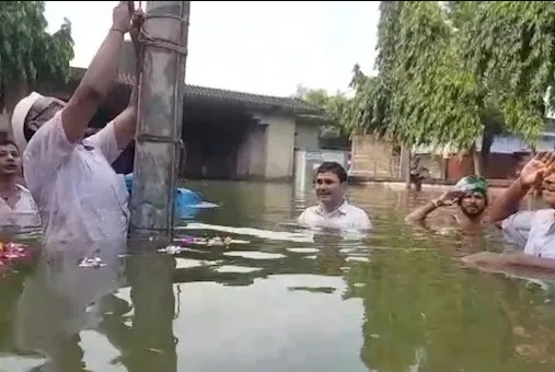 लोकनायक के गांव के तिरंगे का राष्ट्र करेगा वंदन, सिताबदियारा में वर्ष के अंत तक यहां बनने लगेगा तिरंगा