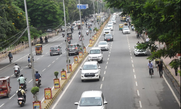 Agra Traffic Update: आगरा में नगर कीर्तन के चलते रहेगा रूट डायवर्जन, इन वैकल्पिक मार्गों का करें प्रयोग