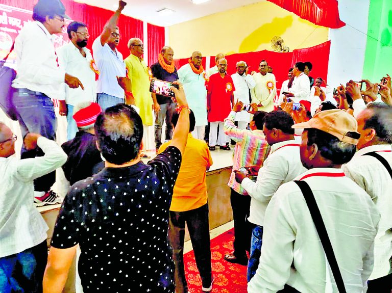 Jharkhand: बिहार कोलियरी कामगार यूनियन हुआ दो फाड़, सीपीएम व मासस ने बनायी दो अलग-अलग कमेटी