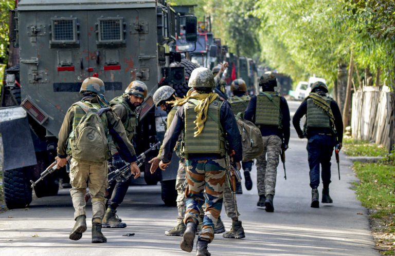 Jammu-Kashmir : सोपोर में सुरक्षाबलों और आतंकियों के बीच मुठभेड़, 2 आतंकी ढेर