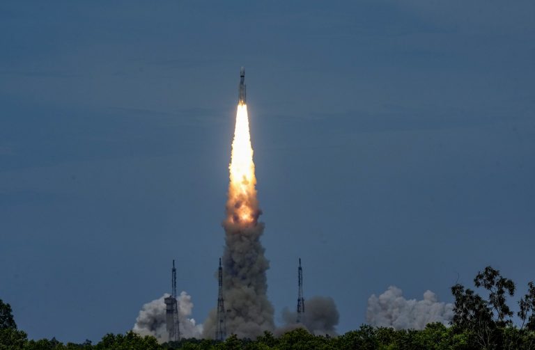 ISRO: अप्रैल तक भारतीय अंतरिक्ष यात्री अंतरराष्ट्रीय अंतरिक्ष स्टेशन से भरेगा उड़ान