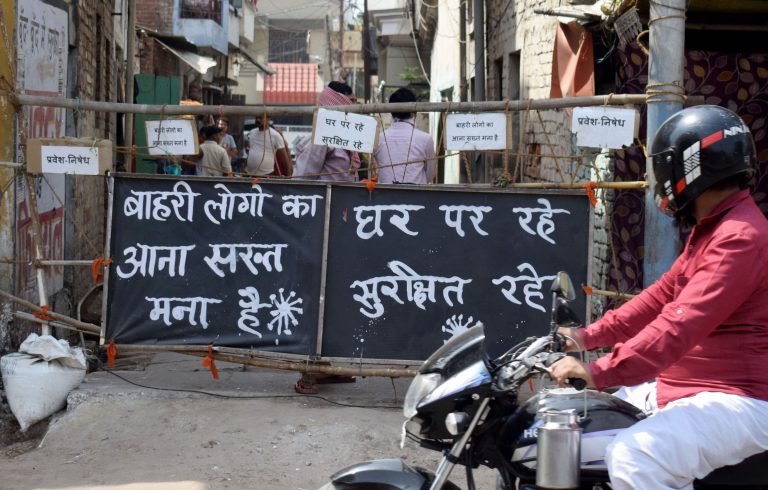 कोरोना वायरस Hotspot इंदौर में मेडिकल टीम पर हमला, महिला कर्मी से दुर्व्यवहार, मारपीट