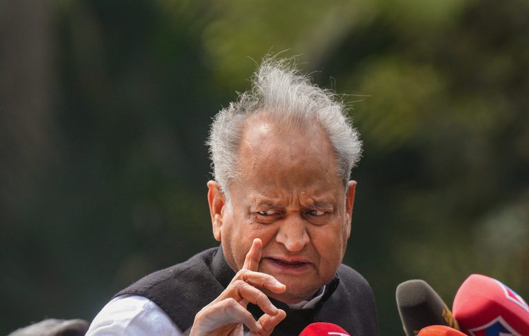 राजस्थान : अशोक गहलोत ने पीएम नरेंद्र मोदी को दी चुनौती! कहा- ‘गारंटी दें फिर वोट…’