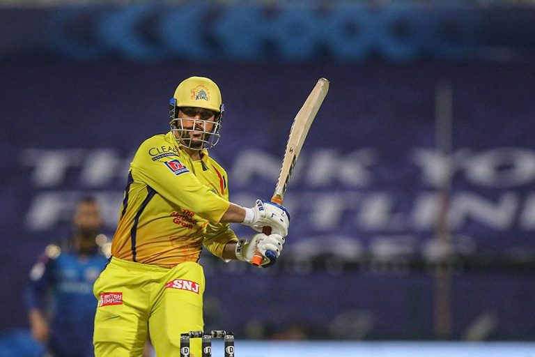 IPL 2020 News : जब धौनी ने क्रिस गेल की उतारी नकल, Video Viral