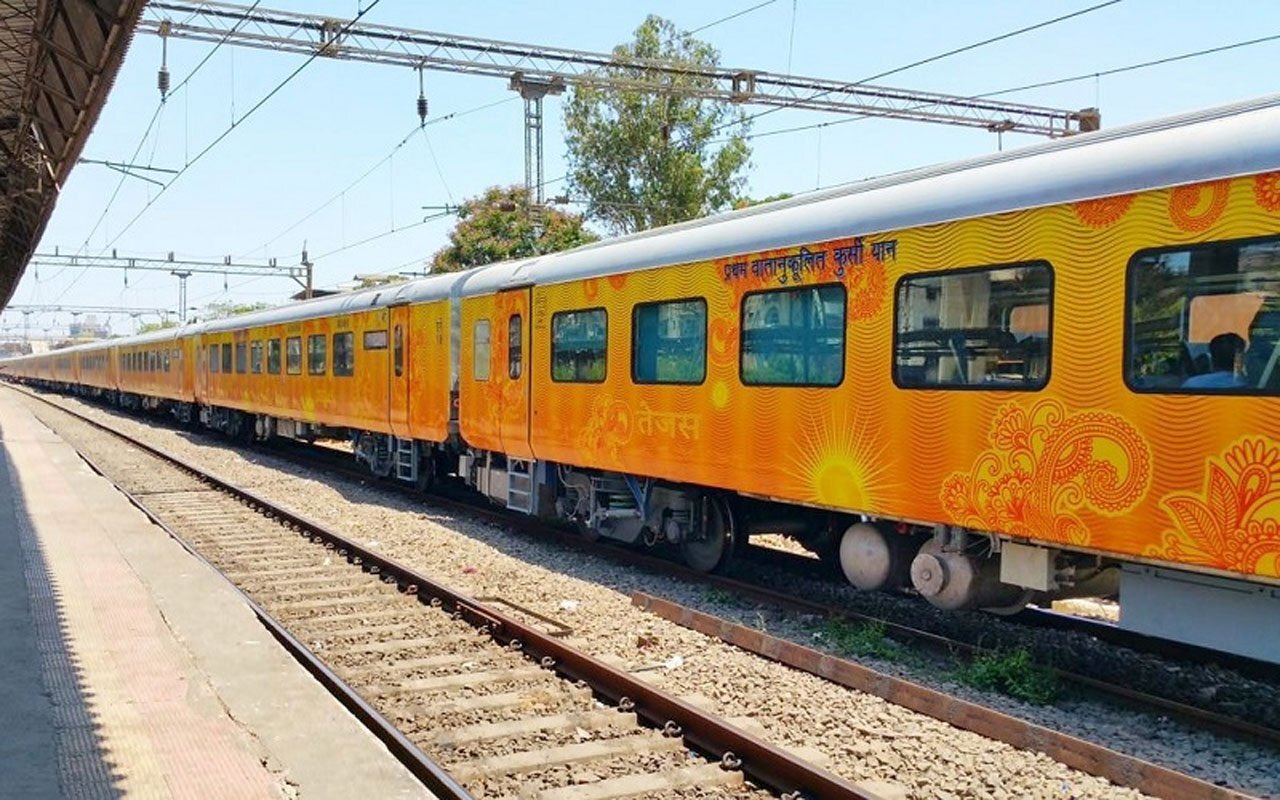 tejash rajdhani express
