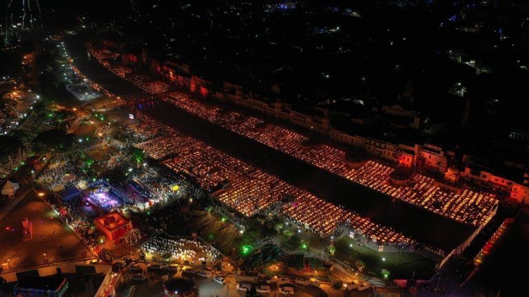 Ayodhya Deepotsav: पीएम नरेंद्र मोदी नया घाट पर देखेंगे 3D होलोग्राफिक प्रोजेक्शन मैपिंग शो में आरती