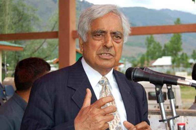 J&K के CM को बेचैनी की शिकायत, एम्स में भर्ती
