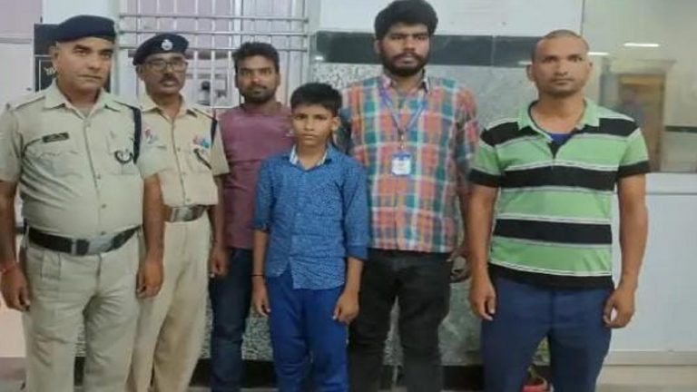 आरपीएफ ने सातवीं कक्षा के छात्र को ट्रेन से किया बरामद, छात्र ने बताया- बदमाशों ने कर लिया था किडनैप