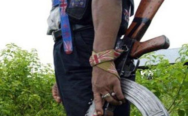 Jharkhand Naxal News : गिरफ्तार माआवोदी अनिल ने पुलिस के सामने खोले कई राज, बताया कैसे इस्तेमाल करते हैं लेवी वसूले गये रूपयों का