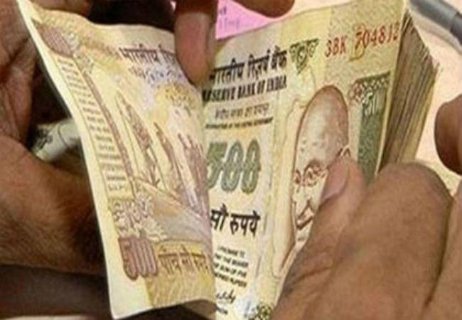 बिहार में ट्रकचालकों से पैसा वसूली में दारोगा हुए गिरफ्तार, वसूली का वीडियो हुआ था वायरल