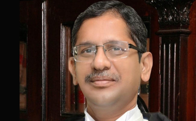 जस्टिस रमना ने राव की नियुक्ति को चुनौती देने वाली याचिका पर सुनवाई से खुद को अलग किया