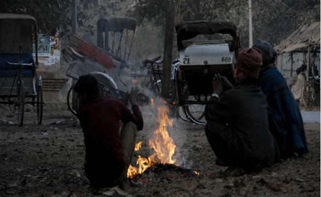 Bihar Weather News: बिहार में अभी ठंड से राहत नहीं, अगले तीन दिनों तक जारी रहेगी ठिठुरन, तापमान में आएगी गिरावट