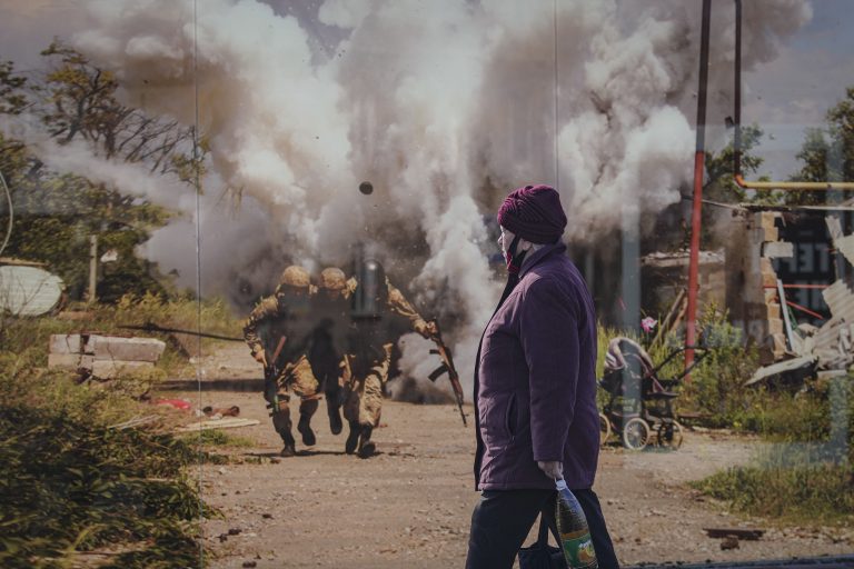 Russia Ukraine War: क्रीमिया में रूसी ‘एयर बेस’ पर हुए भीषण धमाके, रूस के नौ लड़ाकू विमान तबाह