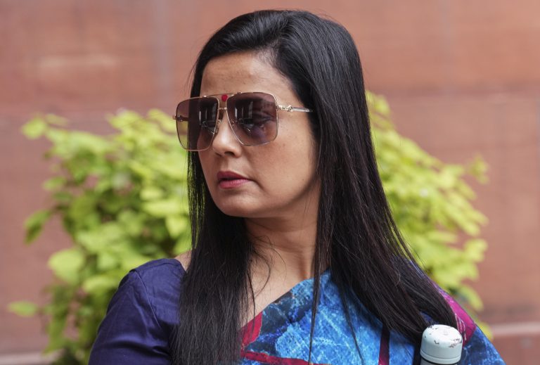 ‘मैं अकेले मामले से निपटने में सक्षम’, जानें ममता बनर्जी की खामोशी पर क्या बोलीं टीएमसी सांसद महुआ मोइत्रा