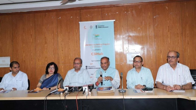 कानपुर: साइबर सिक्योरिटी के क्षेत्र में कुशल पेशेवर तैयार करेगा CSJMU, आईआईटी के साथ मिलकर करेंगे कार्य