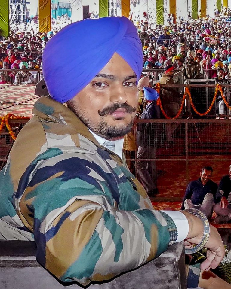 पंजाब के मशहूर गायक सिद्धू मूसेवाला के पिता की मांग- हत्या की जांच करे सीबीआई