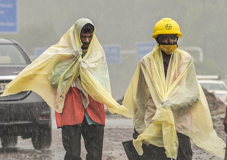 Weather Forecast : यूपी-झारखंड-बिहार में होगी भारी बारिश, जानें देश के अन्य राज्यों के मौसम का हाल