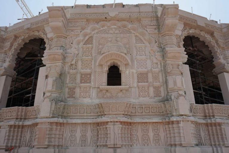 Ram Mandir Nirman Update: आपने देखा क्या अयोध्या राम मंदिर के गर्भगृह की मन मोहक नक्काशी, देखिए वीडियो