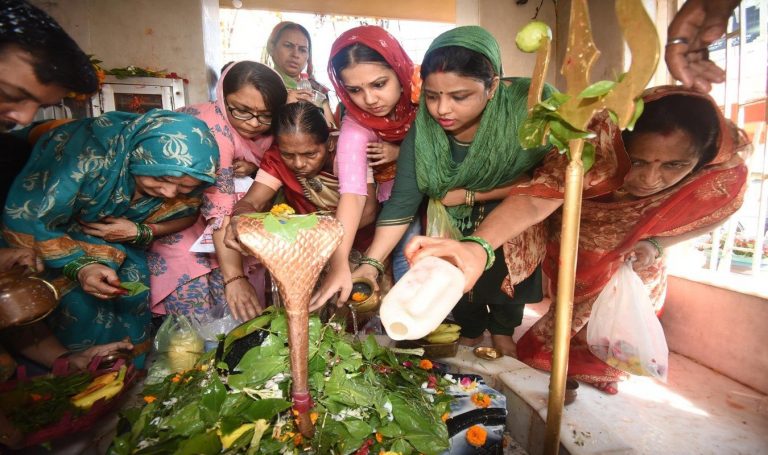 Sawan Somwar 2023: रवियोग के सुयोग में सावन की पांचवीं सोमवारी आज, जानें शिव उपासना के लिए शुभ समय-पूजा विधि