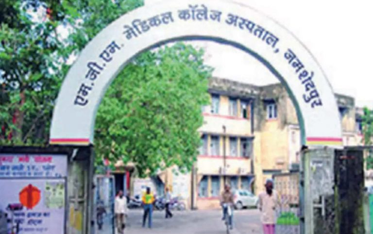 एमजीएम अस्पताल : बेड नहीं मिला, जमीन पर इसीजी करने के क्रम में मौत, सीएम ने दिया जांच का आदेश