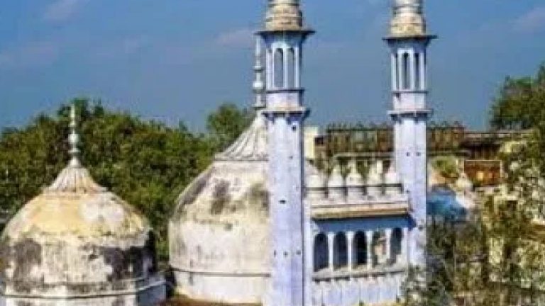 Gyanvapi : व्यासजी के तहखाने में पूजा की परमिशन देने के बाद जज हुए रिटायर, जानें इनके बारे में