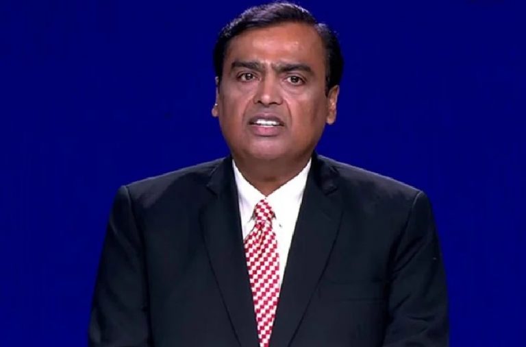 कोरोना वायरस का असर मुकेश अंबानी की संपत्ति पर भी दो महीने में 19 अरब डॉलर की कमी आयी