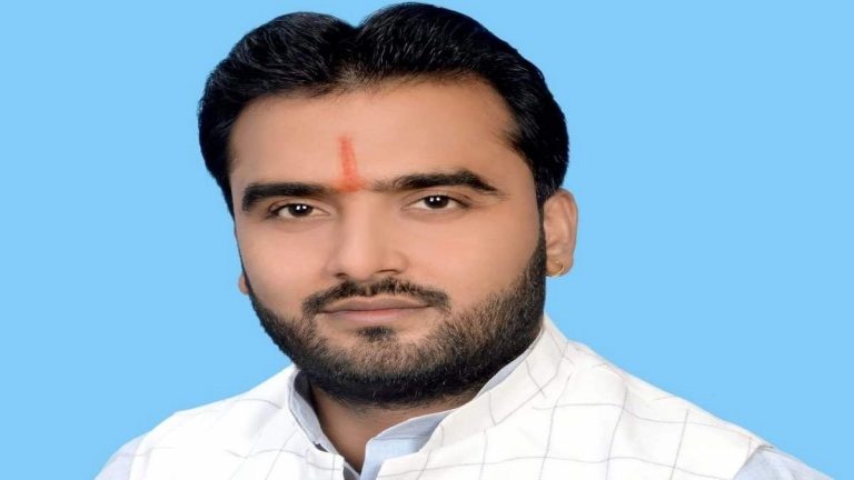 Agra News: BJYM के क्षेत्रीय मंत्री और महानगर अध्यक्ष पर डकैती और तोड़फोड़ का मुकदमा