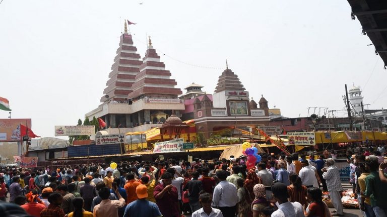 हनुमान जयंती: पटना के महावीर मंदिर में उमड़ा भक्तों का सैलाब, रामनवमी पर बवाल के बाद पुलिस प्रशासन अलर्ट