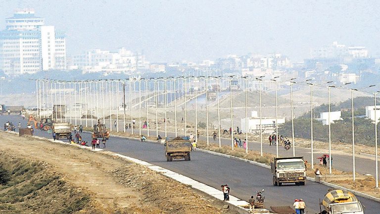 Bihar Weather: पटना में जमकर हुई बारिश, 50 किमी की रफ्तार से चली आंधी,कहीं पेड़ तो कहीं पानी की टंकी गिरी