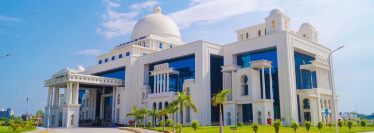 AKTU News: कोरोना की तीसरी लहर का खौफ, एकेटीयू के छात्रसंघ ने ऑफलाइन एग्जाम देने से किया इनकार