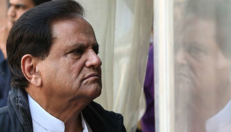 कोविड-19 से संक्रमित वरिष्ठ कांग्रेसी नेता अहमद पटेल की हालत गंभीर, मेदांता के आईसीयू में कराए गए भर्ती