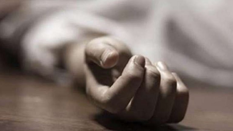 Bihar News: नवादा में अवैध तरीके से चल रहा अभ्रक का खान धंसा, अंदर दब गये 5 मजदूर, एक महिला की मौत!