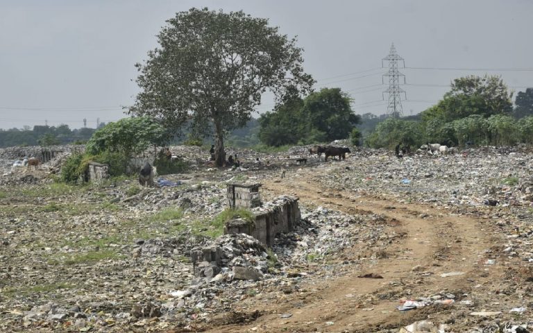 गोड्डा : सात वर्षों में भी चालू नहीं हो सका सॉलिड वेस्ट मैनेजमेंट का कचरा रिसाइक्लिंग प्लांट