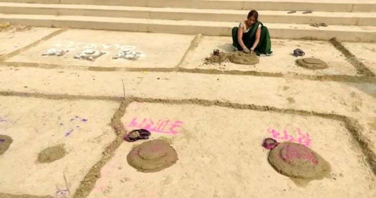 Chhath Puja 2022: गोरखपुर में 391 घाटों पर होगी छठ पूजा, प्रशासन ने सुरक्षा और सुव‍िधा की पूरी की तैयारी