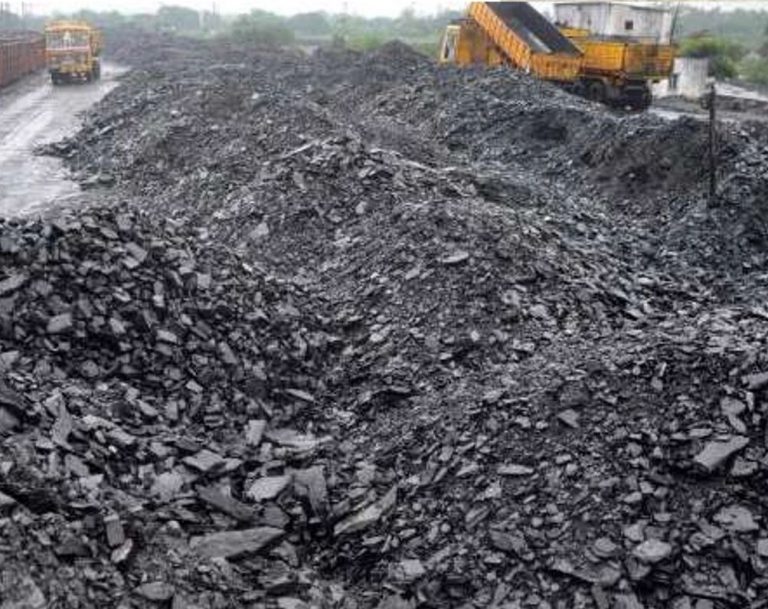 छत्तीसगढ़: बंद पड़ी खदान से कोयला निकालने गये 5 लोग दबे, 3 की मौत