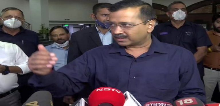 दिल्ली में प्रदूषण की मार, एक हफ्ते के लिए स्कूल बंद, सरकारी कर्मियों के लिए वर्क फ्रॉम होम