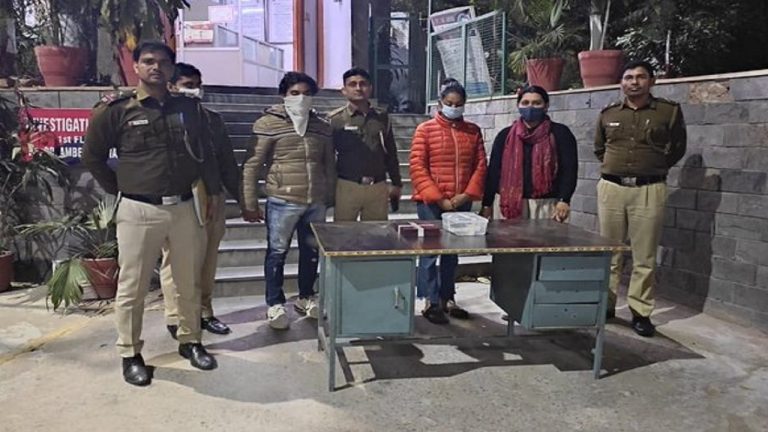 Delhi Crime News: प्रॉपर्टी के लिए 24 वर्षीय बेटी ने दोस्त संग मिलकर 55 वर्षीय मां को उतारा मौत के घाट