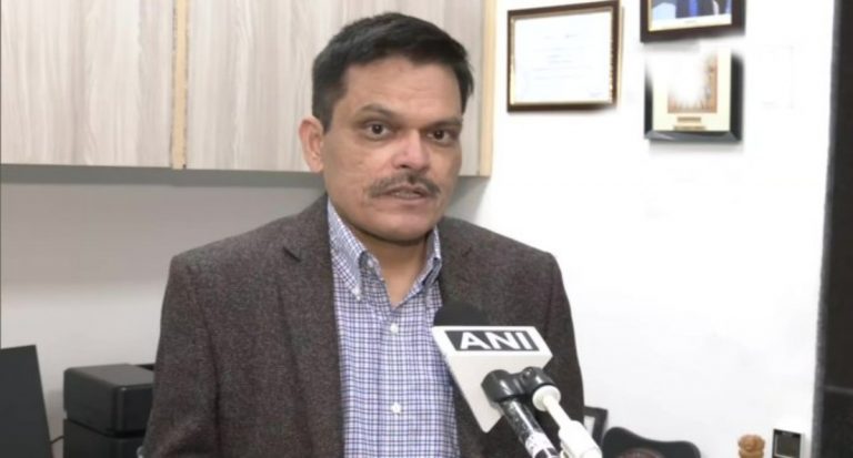 Omicron Updates: जनवरी तक आ जायेगी  तीसरी लहर, आयेंगे दो लाख केस, जानें हर वो चीज जो आपके लिए है जरूरी…