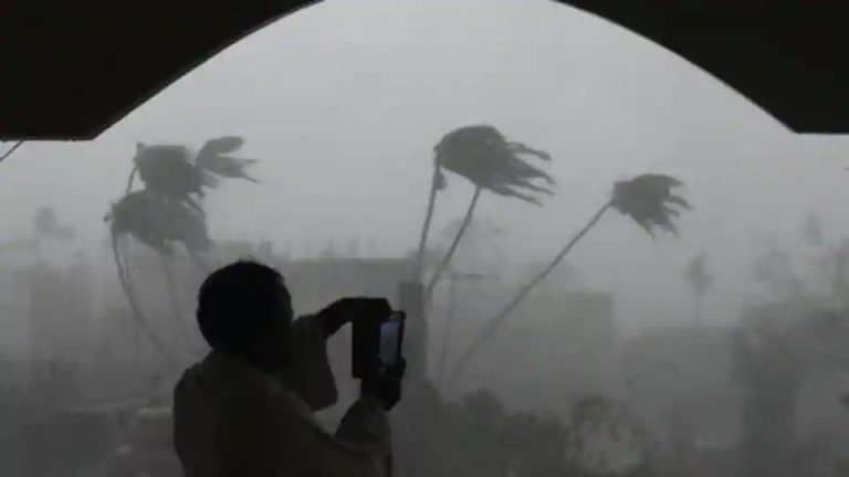 ओड़िशा के पास समुद्र में बन रहा चक्रवात, मौसम विभाग ने जारी की चेतावनी