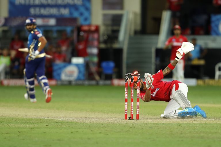 IPL 2020: धोनी स्टाइल में केएल राहुल ने किया रनआउट तो हुआ दूसरा सुपर ओवर
