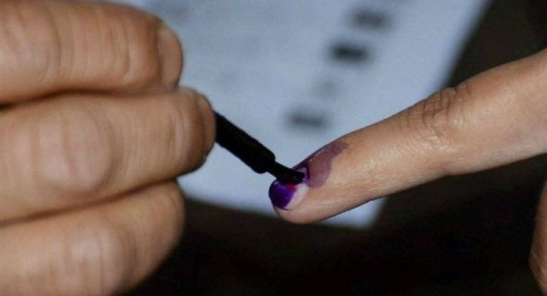 UP Election 2022: स्वार-टांडा विस सीट से कांग्रेस प्रत्याशी हमजा मियां ने बदला पाला, अपना दल की ली ‘शपथ’