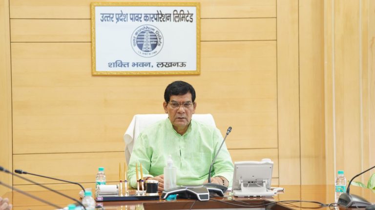 मंदिरों के पुजारी अब विद्युत अधिकारियों के संपर्क में रहेंगे, कांवड़ियों की सुरक्षा को हुआ खतरा तो जाएगी नौकरी