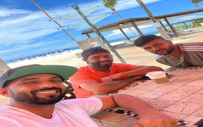 IND vs WI: टेस्ट सीरीज से पहले बीच पर मस्ती करते नजर आए टीम इंडिया के प्लेयर्स, फोटो वायरल