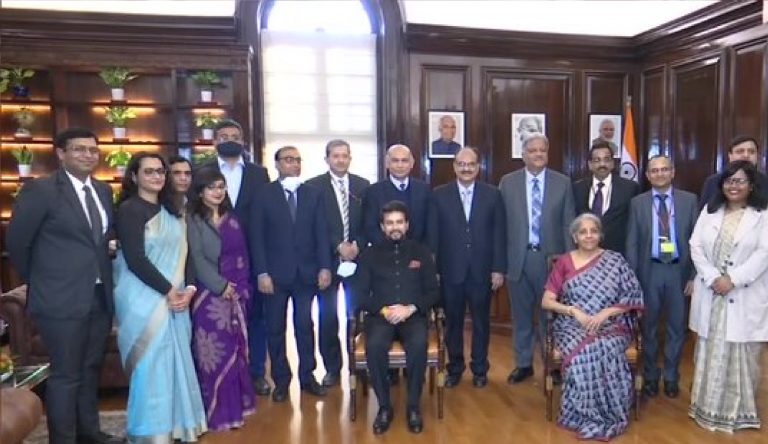 Budget 2021 : 1 फरवरी को वित्त मंत्री सीतारमण का आयेगा ‘आर्थिक टीका’, क्या यह बजट बही-खाते से कुछ अलग होगा?