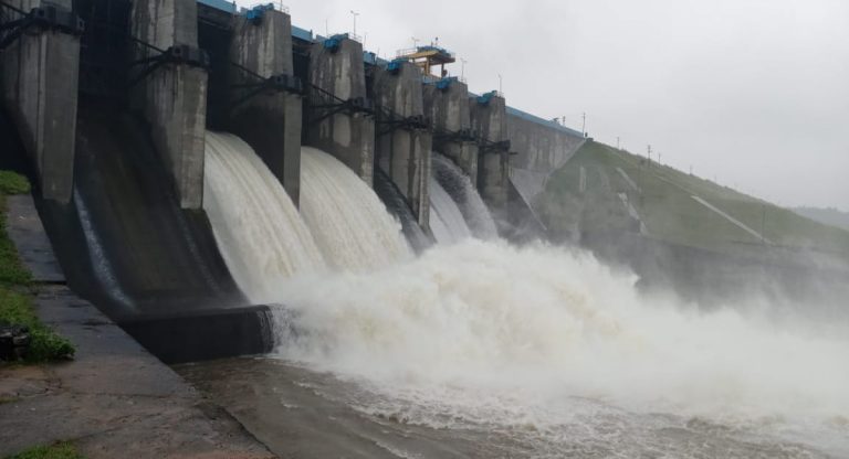 पतरातू डैम का बढ़ा जलस्तर, 2 फाटकों को खोल कर रिलीज किया जा रहा पानी