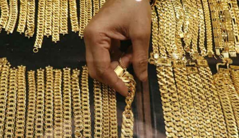 Gold Price : …और सस्ता हो गया सोना, जानें नया भाव