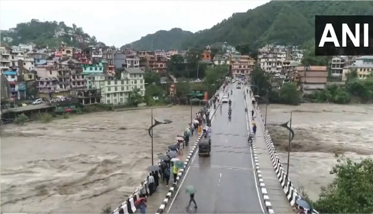 Train Cancelled: उत्तर भारत में बारिश का कहर जारी, दिल्ली-अंबाला मार्ग पर चलने वाली 24 ट्रेनें रद्द